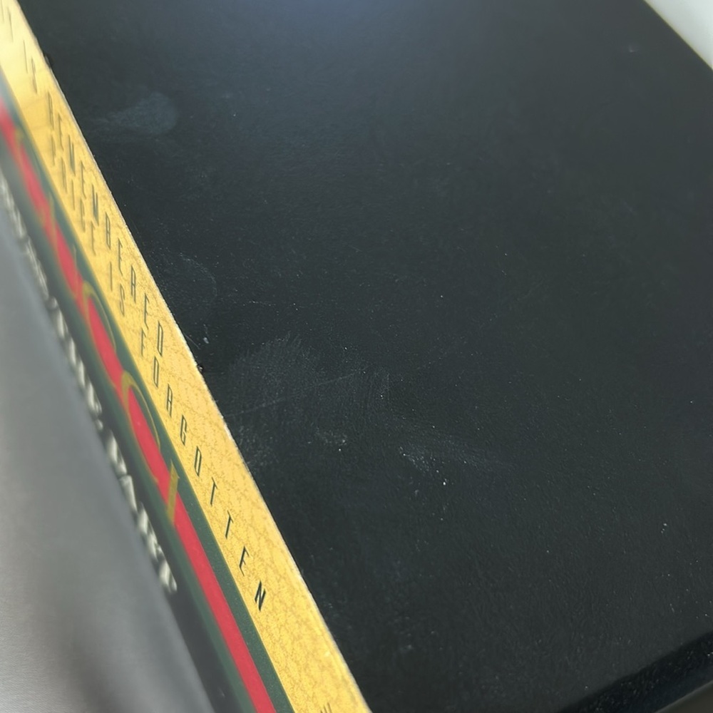 🖤Vintage “Gucci Dress The Part” book stack designed wooden decoration - Picture 10 of 13